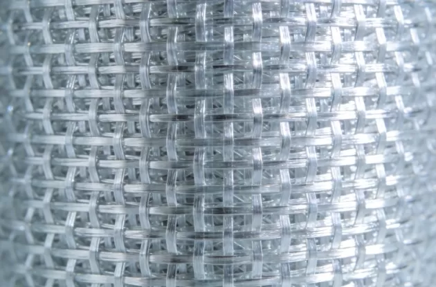 Πότε να χρησιμοποιήσετε ραμμένο χαλάκι από υαλοβάμβακα αντί για χαλάκι με ψιλοκομμένο σκέλος